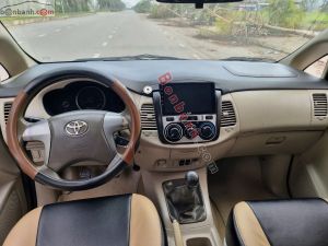 Xe Toyota Innova 2.0E 2015